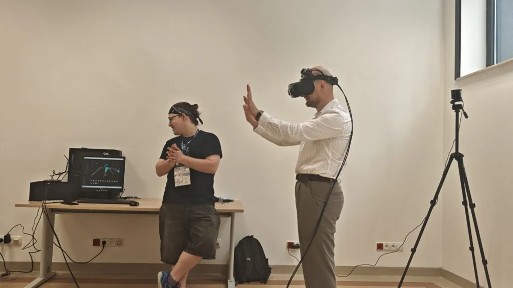 TIL - open workshops - people with VR set