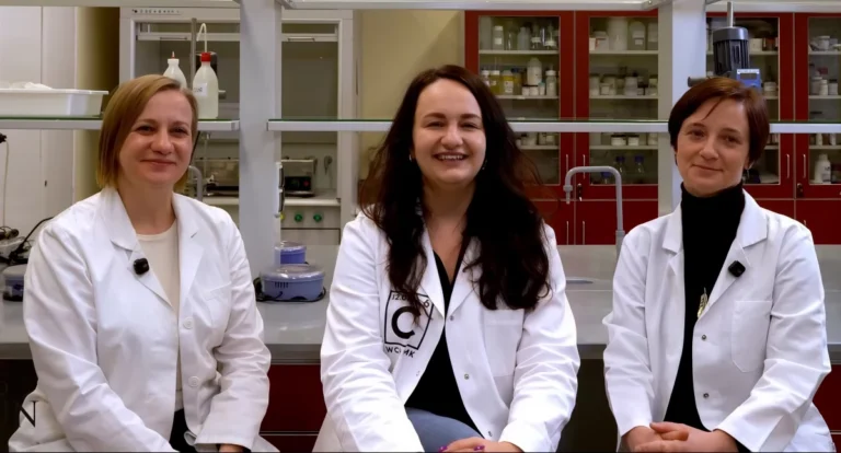 Researchers associated with EPIBIOMAT and MOPS POBs are developing innovations in cosmetic chemistry. The success of NatChemLab